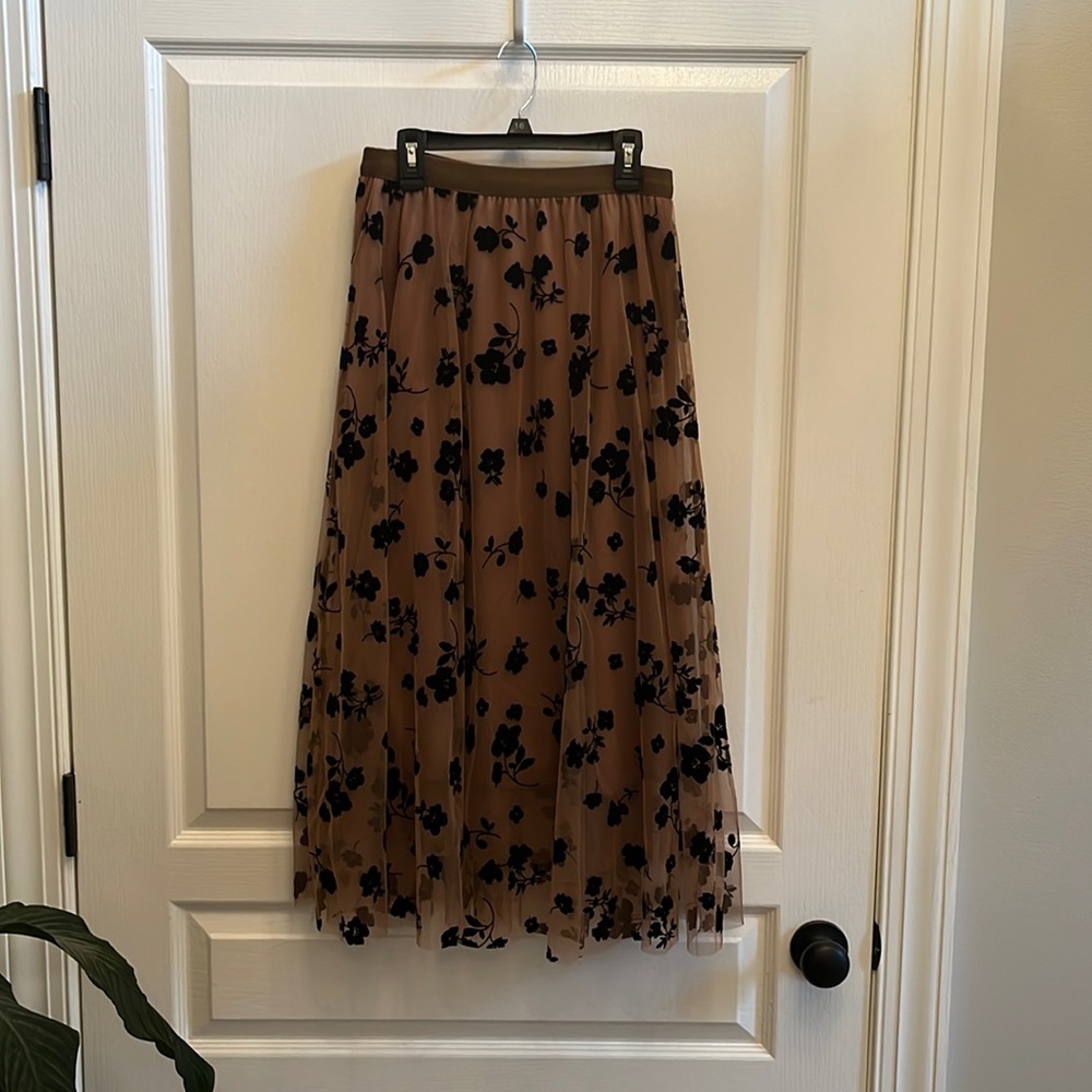 Tule skirt with embossed flowers  XL